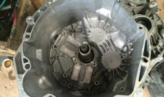 新福克斯漏油 新福克斯漏油